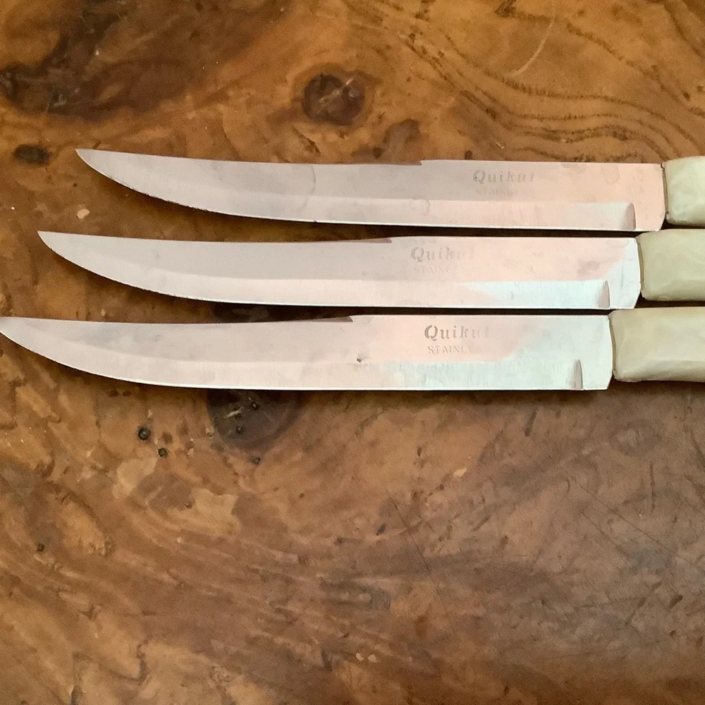 Vintage QUIKUT Stainless Steele 8.75” Steak Knives Ivory Plastic Handle Lot of 3
